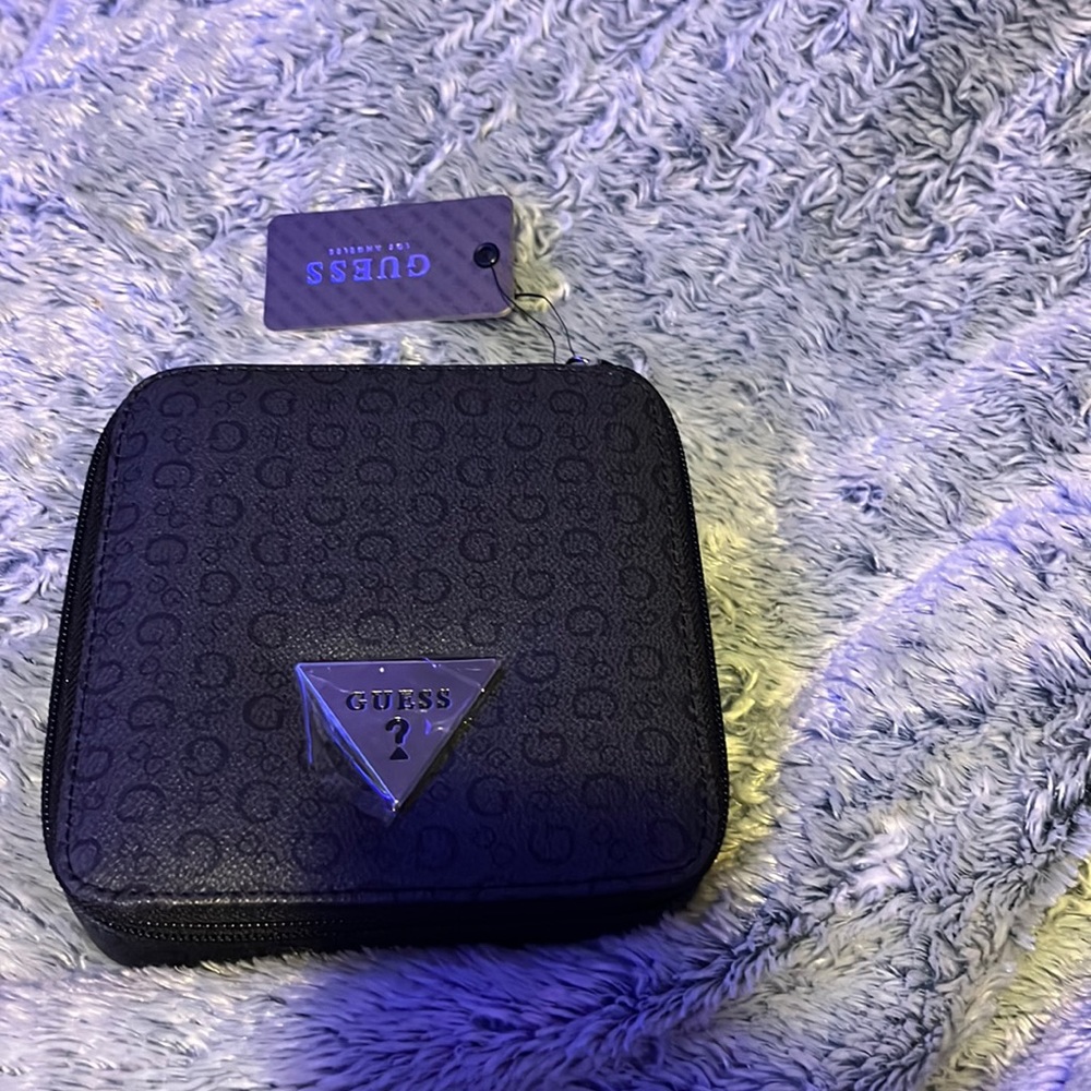 Style:S8520055 Group:Evanston Travel